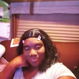 Meet your Posher, Cassandra